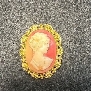 93- Vintage Gold and Pink Cameo Brooch in Gold-tone 1 1/2x 1 1/2